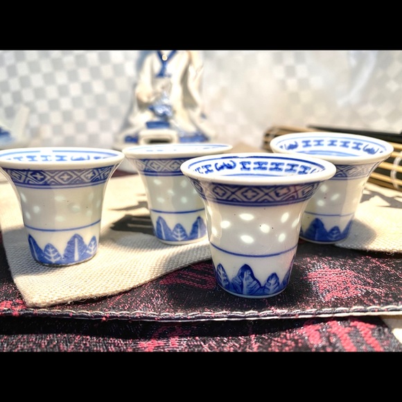 Asian kit with Geisha, tea cups teapot and more... - Picture 11 of 16